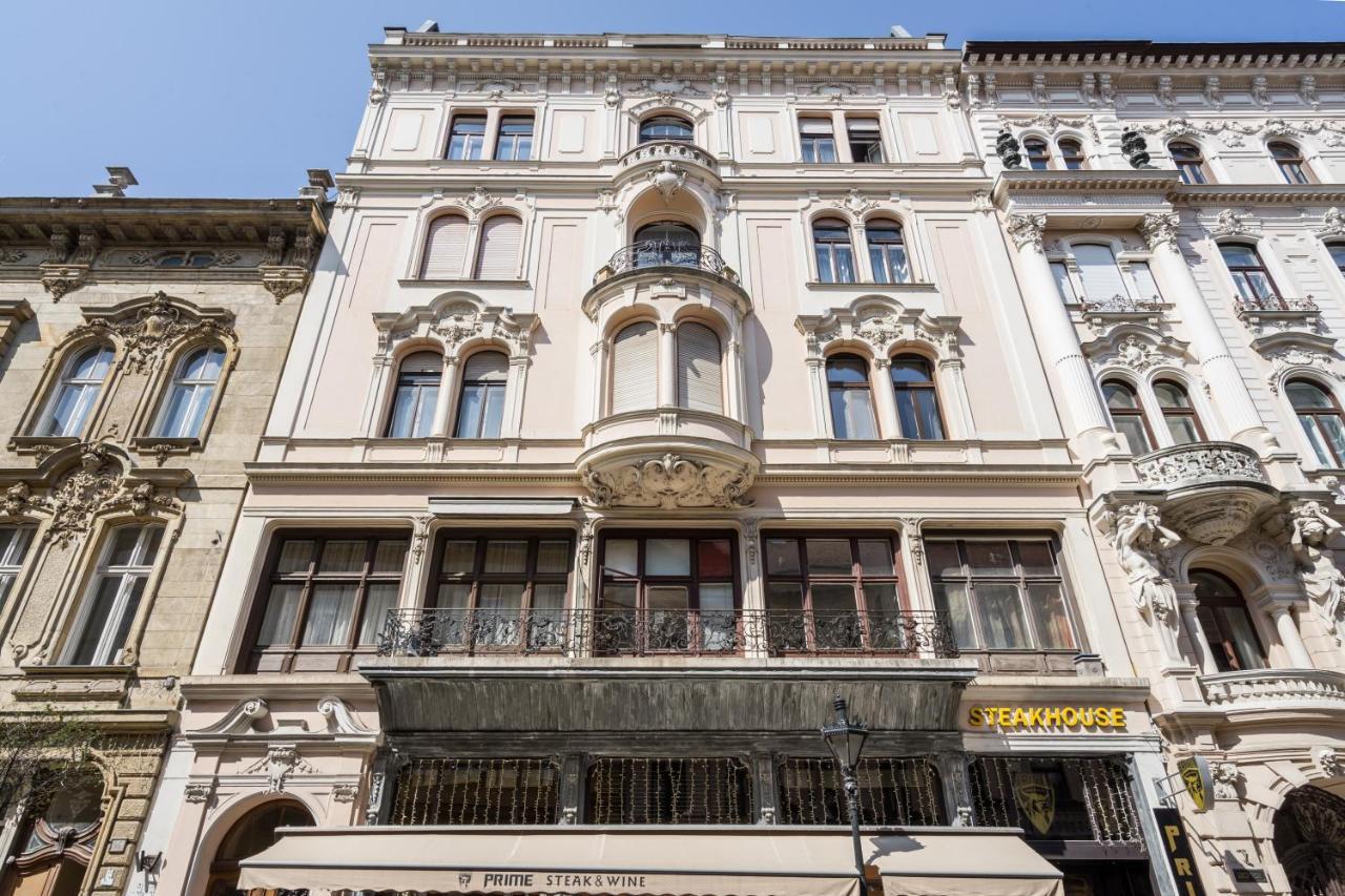 Basilika View Imperial Suite -Sas Street -Need Reservation For Free Parking Budapest Bagian luar foto