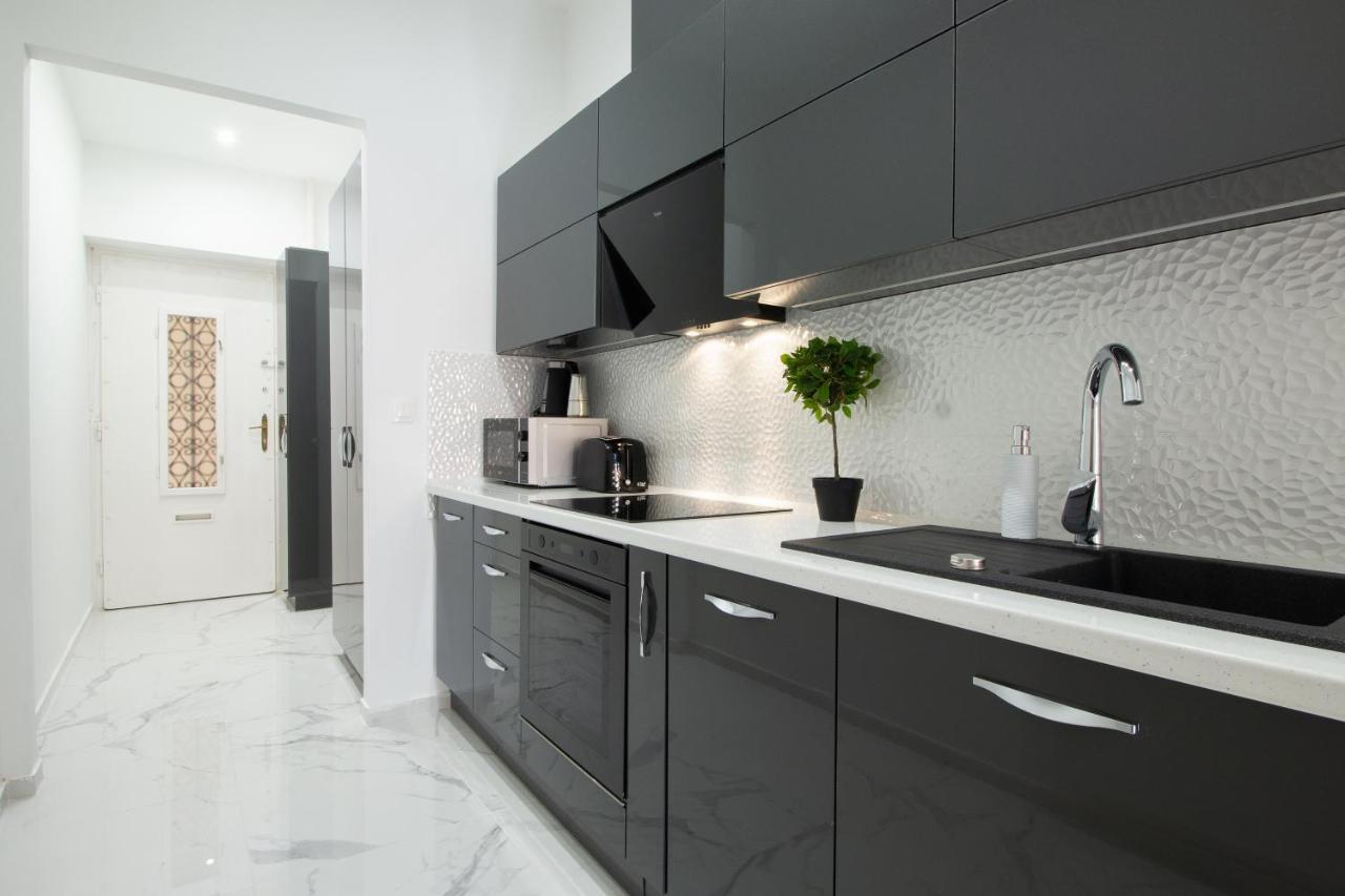 Basilika View Imperial Suite -Sas Street -Need Reservation For Free Parking Budapest Bagian luar foto