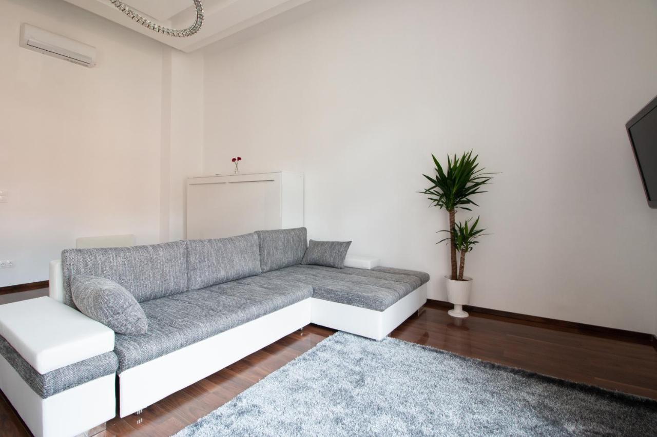 Basilika View Imperial Suite -Sas Street -Need Reservation For Free Parking Budapest Bagian luar foto